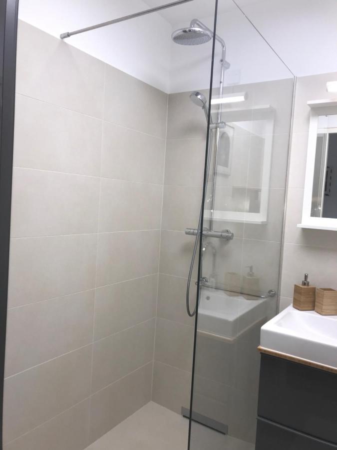 Red Flower Apartment With Pool - 5 Min To Lake Viena Exterior foto